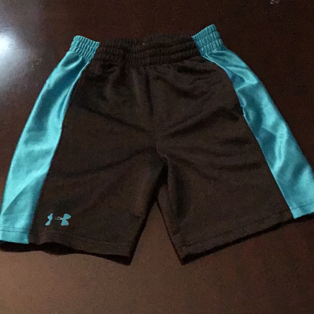 Under Armour size 6 boys athletic shorts
